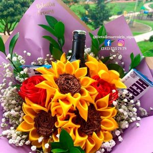 Ramo Buchón de Girasoles y Rosas Eternas